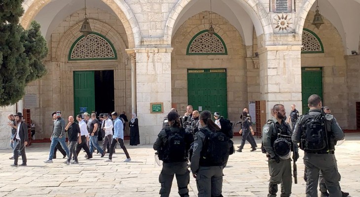 مستوطنون يقتحمون الأقصى... وحملة اعتقالات في القدس والضفة