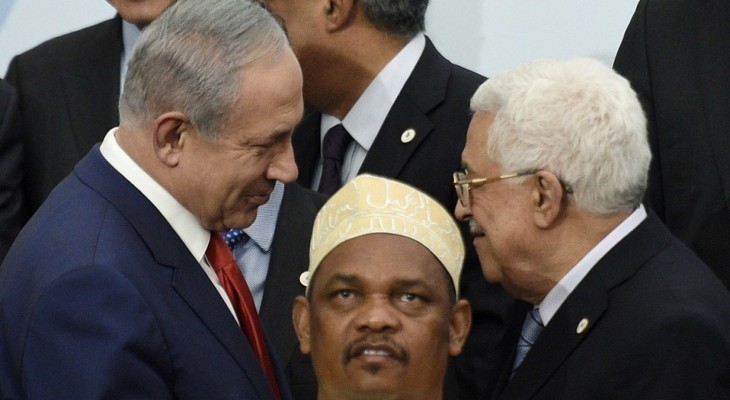Netanyahu and Abbas shake hands for the first time in 5 years