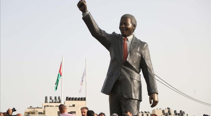 Nelson Mandela statue erected in Ramallah